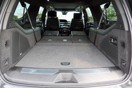 Editorial 2023 cadillac escalade esv sport platinum td 230920 46 jm