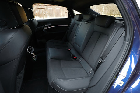Audi e-tron Sportback 55 quattro 2022_Ruecksitze