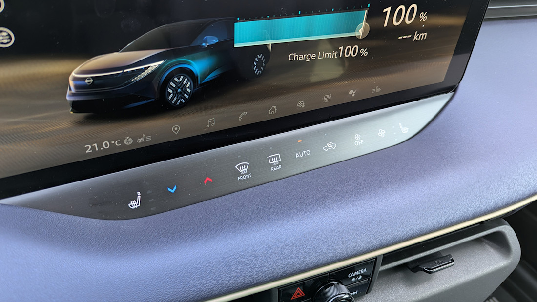 2026 Nissan LEAF - TD - DB - 260408 - 26.jpg