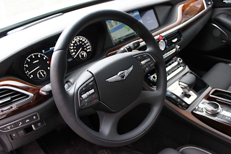 Editorial 2017 genesis g90 33t 18 dh