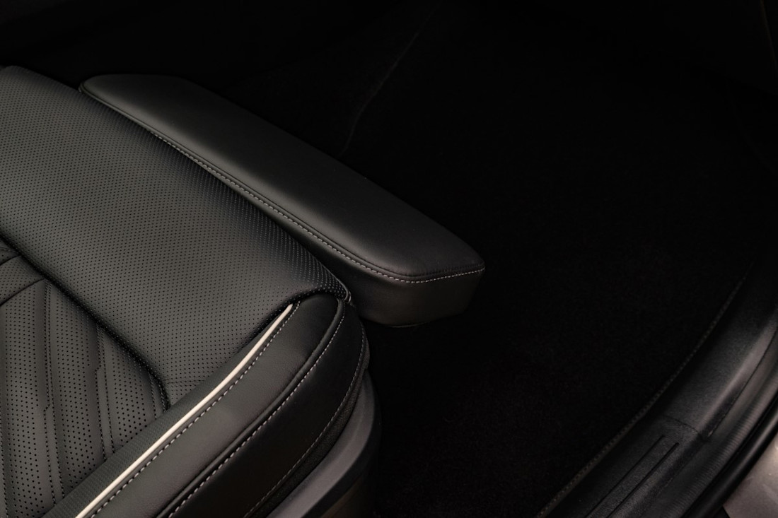 Original-24170-kiasorentopemy24highresinterior1018