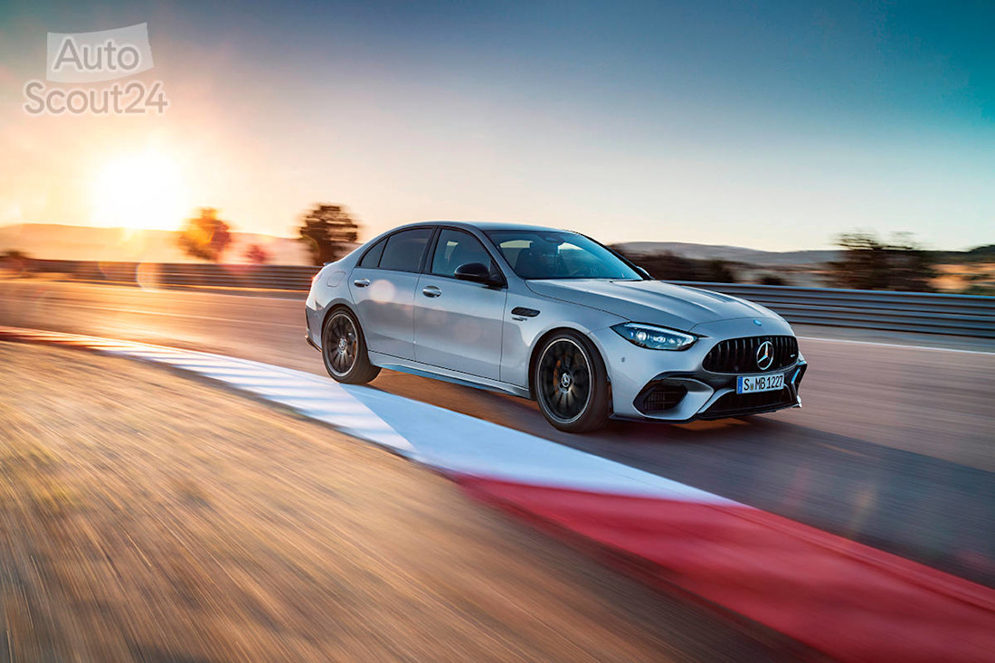 Mercedes-AMG C63 S EPerformance 2022 (3).jpg