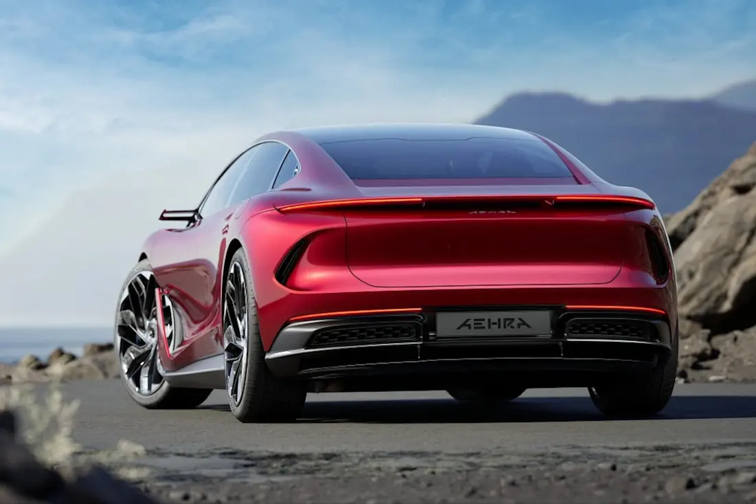 Aehra-Sedan-coche-electrico-lujo (8)