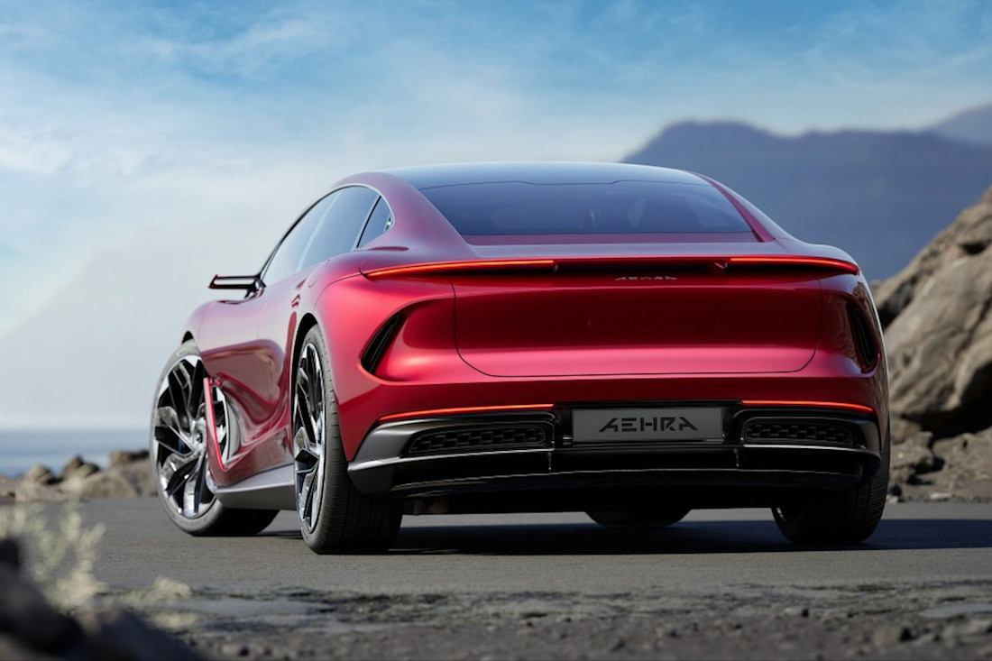 Aehra-Sedan-coche-electrico-lujo (8).jpg