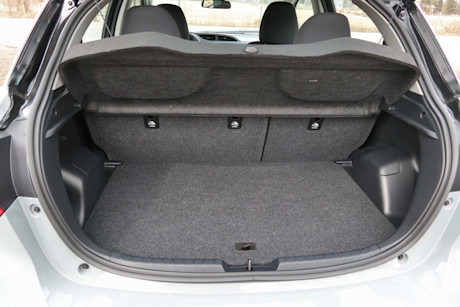 Editorial 2019 toyota yaris hatchback se 5m 16 jm