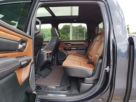 Editorial 2019 ram 1500 laramie longhorn 11 sw