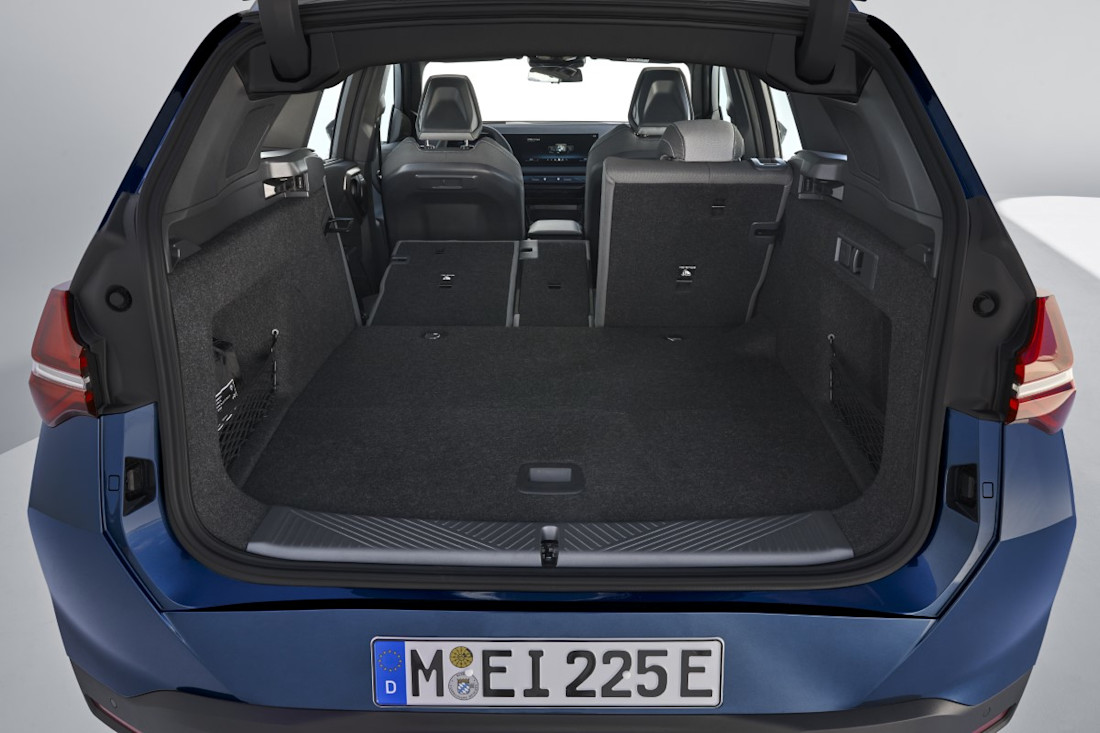 P90554859_highRes_the-new-bmw-x3-30e-x