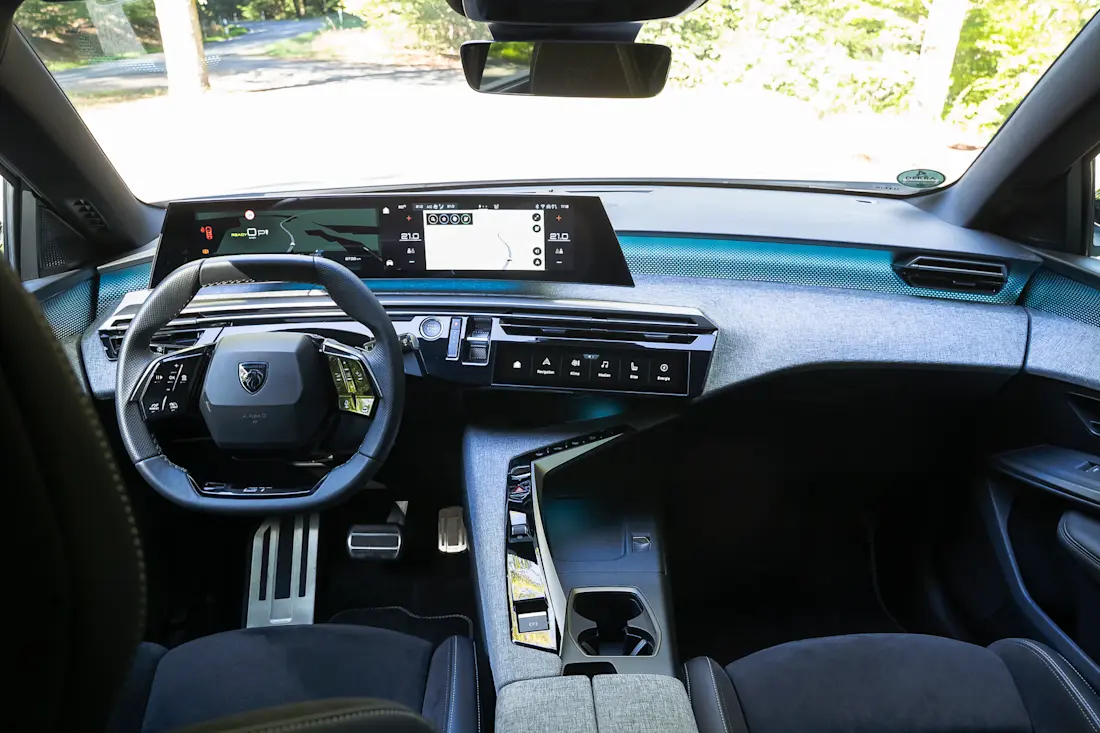 2026 Peugeot E-5008 Long Range-4
