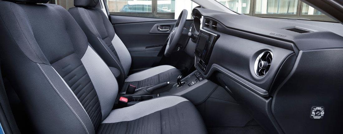 toyota-auris-l-04