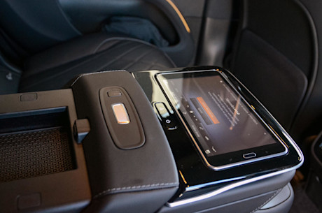 Mercedes-Benz EQS VUS 2023 : essai routier Body Image