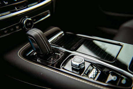 Volvo S60 Polestar Engineered vs BMW M340i 2020 : match comparatif Body Image