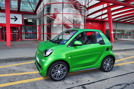 Editorial 2017 smart fortwo electric drive cabrio 02 mb