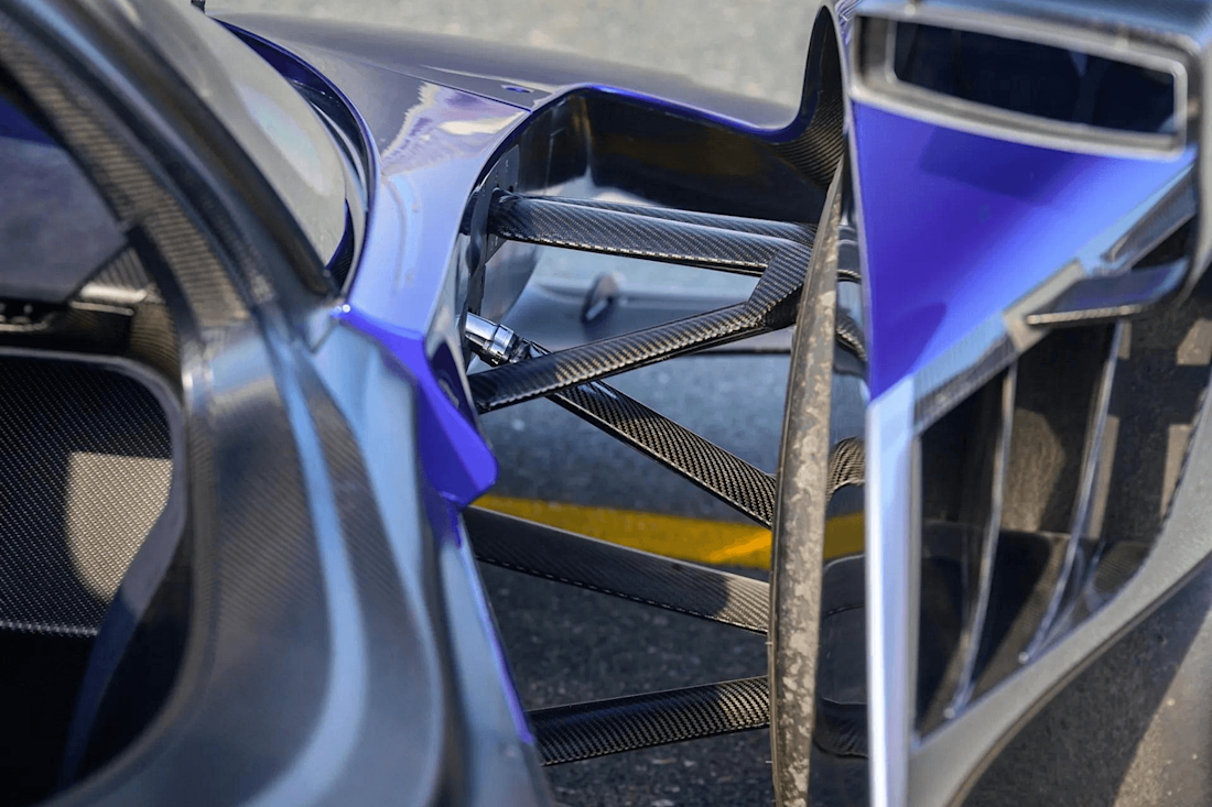 Aston-martin-Valkyrie-AMR-Pro (9).png