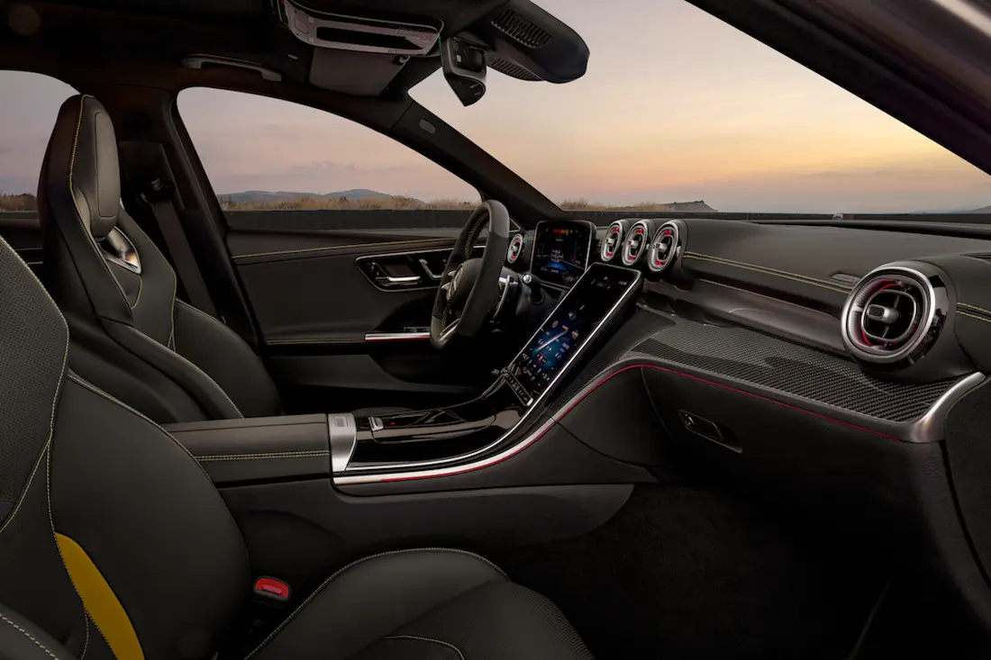 Mercedes-AMG C 63 S E Performance (2022) interieur Mercedes-AMG C 63 S E Performance (2022) interieur