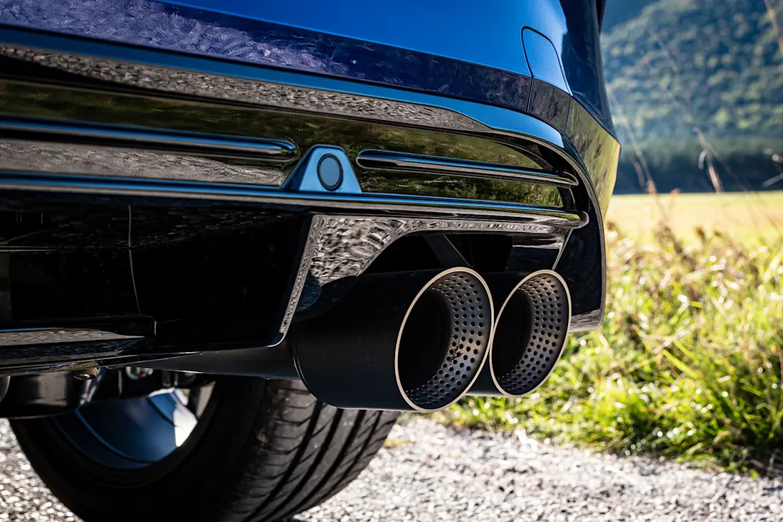 VW-Troc-R-Akrapovic