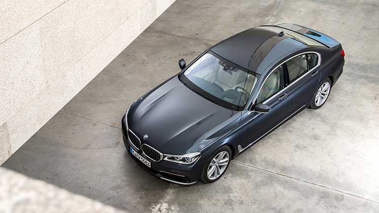 BMW 730 privit de sus