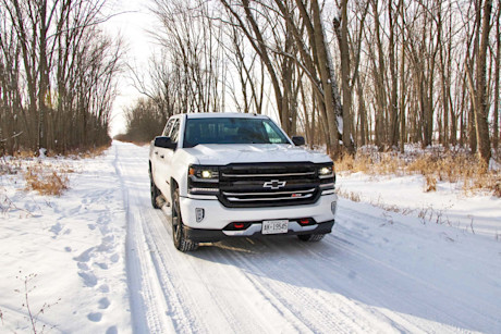 Editorial 2018 chevrolet silverado 1500 z71 01 lw