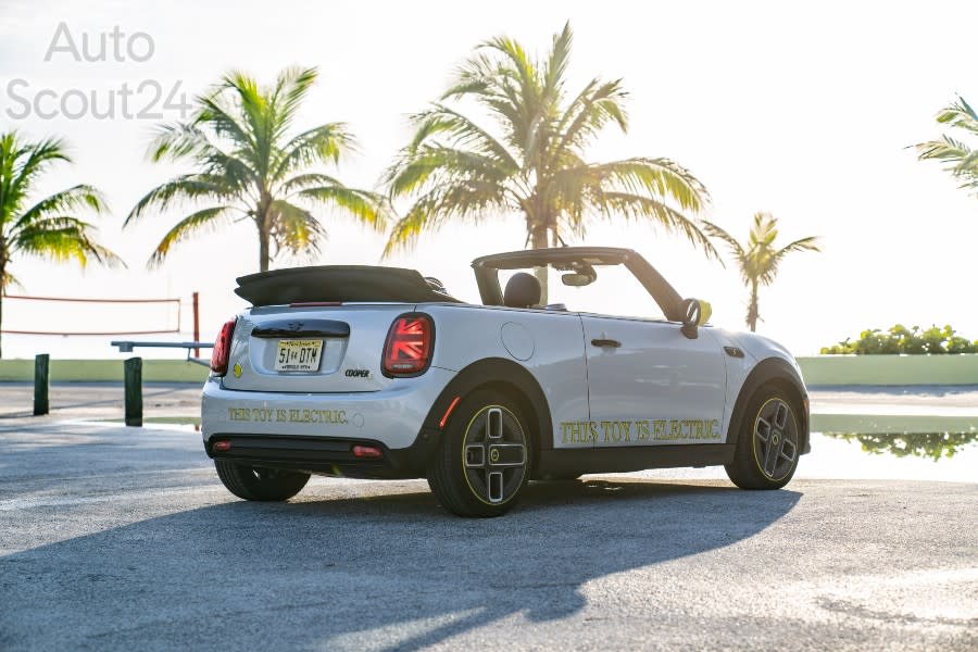 P90471781_highRes_mini-cooper-se-conve.jpg