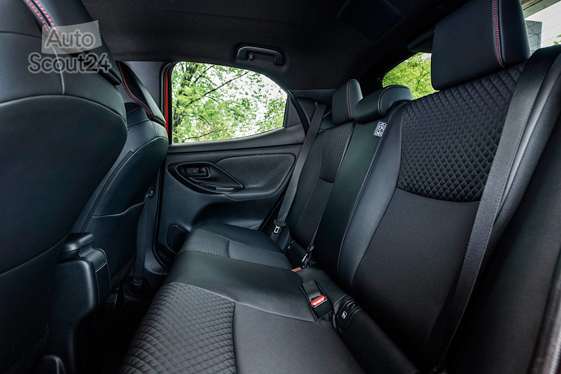 Nuevo-Toyota-Yaris-Hybrid-2021-(12).jpg