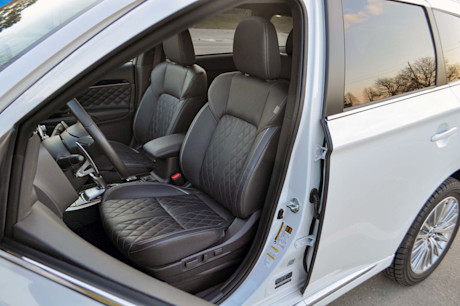 Editorial 2020 mitsubishi outlander phev gt s awc 12 mb
