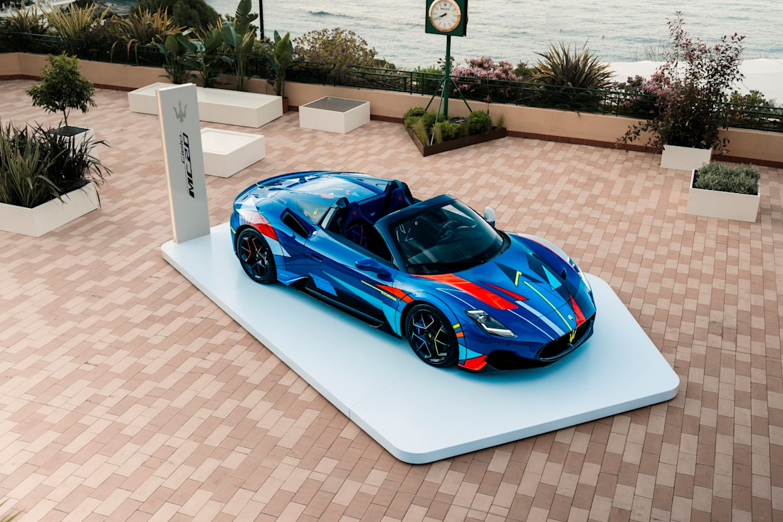 Maserati MC20 Cielo Opera D-arte (3).jpg