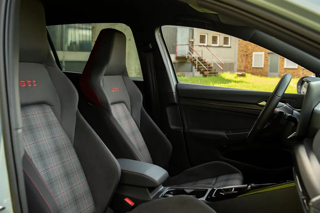 vw-golf-gti-2025-sitze
