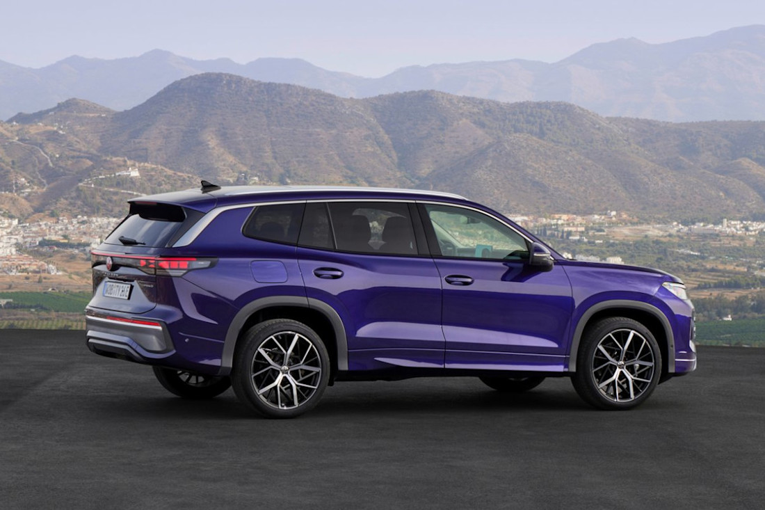 Volkswagen-Tayron-2025 (13).jpg