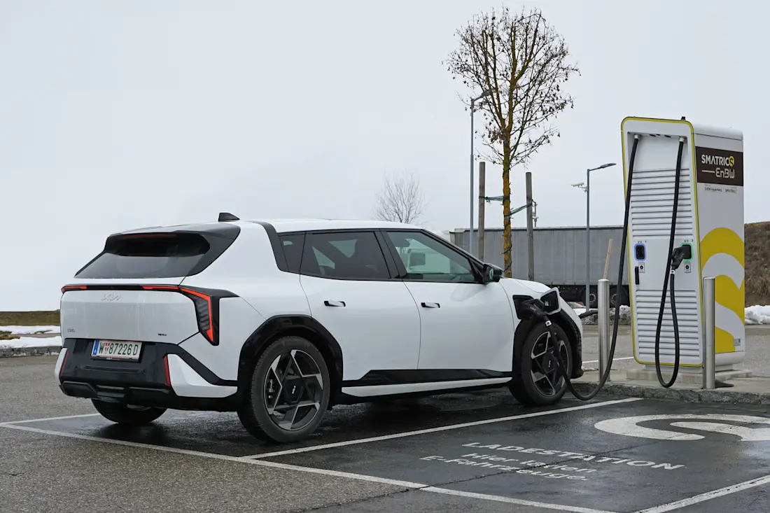 Kia EV4 Hatchback (2026)_Ladestation
