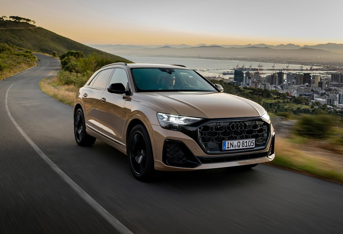 Audi-Q8-2024-frontale Seitenansicht