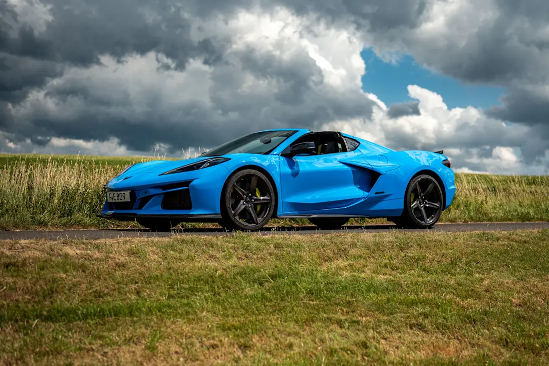 corvette-c8-eray-titel