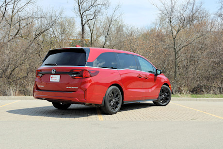 Editorial 2025 honda odyssey review exterior rear 3q 1