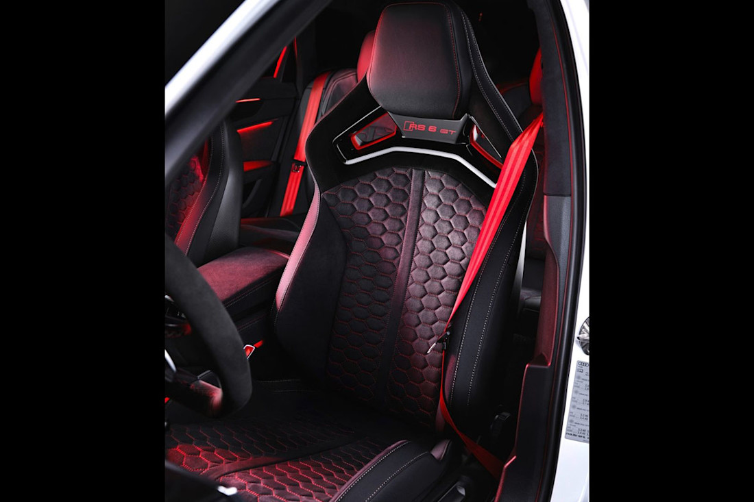Audi-RS6_Avant_GT-2024 asientos.jpg