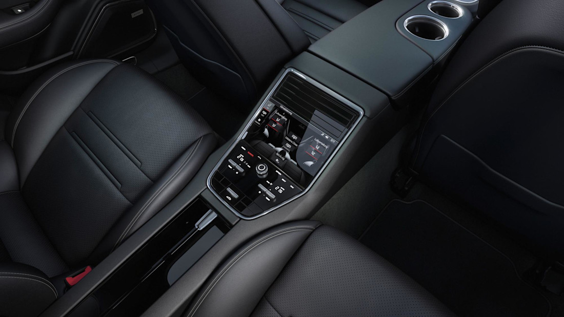 high_panamera_10_years_edition_2019_porsche_ag (3).jpg