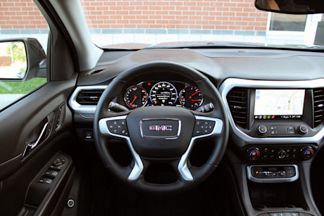 GMC Acadia SLT 2023 : essai routier Body Image