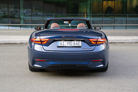 6 maserati-grancabrio-folgore-2026-heck