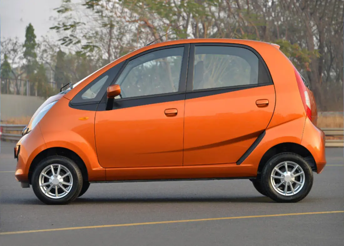 Da tempo considerata l'auto più economica del mondo, la Tata Nano.  Da tempo considerata l'auto più economica del mondo, la Tata Nano.