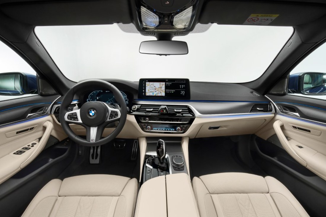 P90389048_highRes_the-new-bmw-530e-xdr (1).jpg