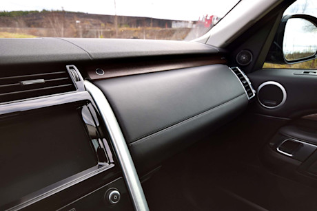 Editorial 2018 land rover discovery hse luxury td6 36 jp