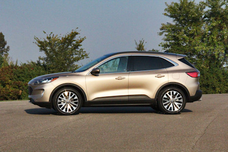 Editorial 2020 ford escape titanium hybrid 03 dw