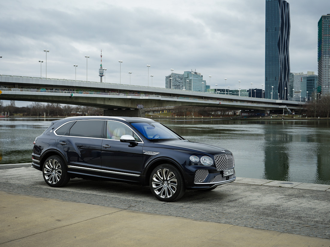 Bentley Bentayga EWB_seitliche Front