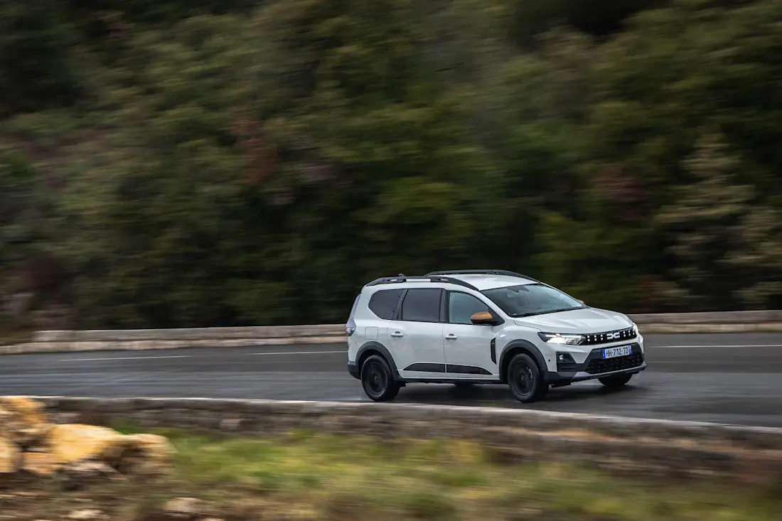 AS24 Dacia Jogger Hybrid 01