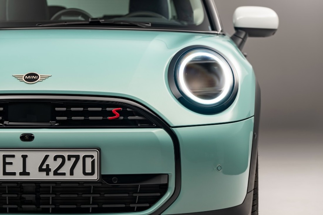 mini-cooper-2024-termico.equipamiento.jpg