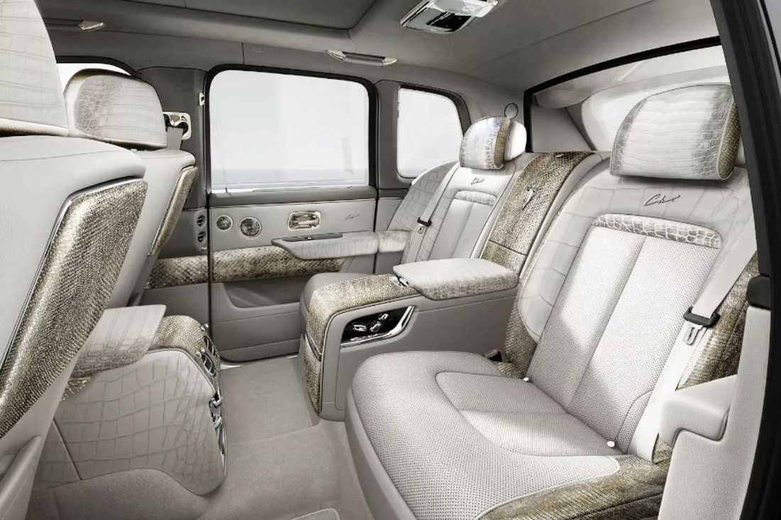 Rolls-Royce-cullinan-Carlex-Himalaya-Collection (1).jpg