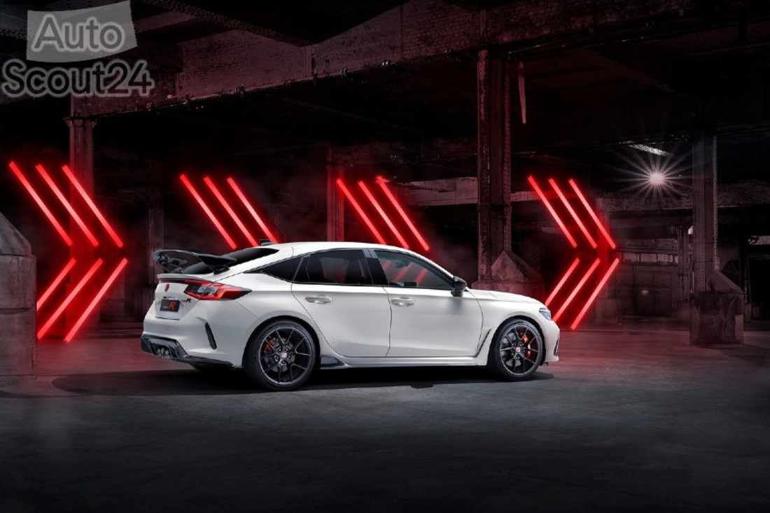Honda-Civic_Type_R-2023-1280-05.jpg