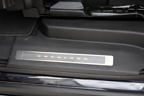 Editorial 2023 cadillac escalade esv sport platinum td 230920 44 jm