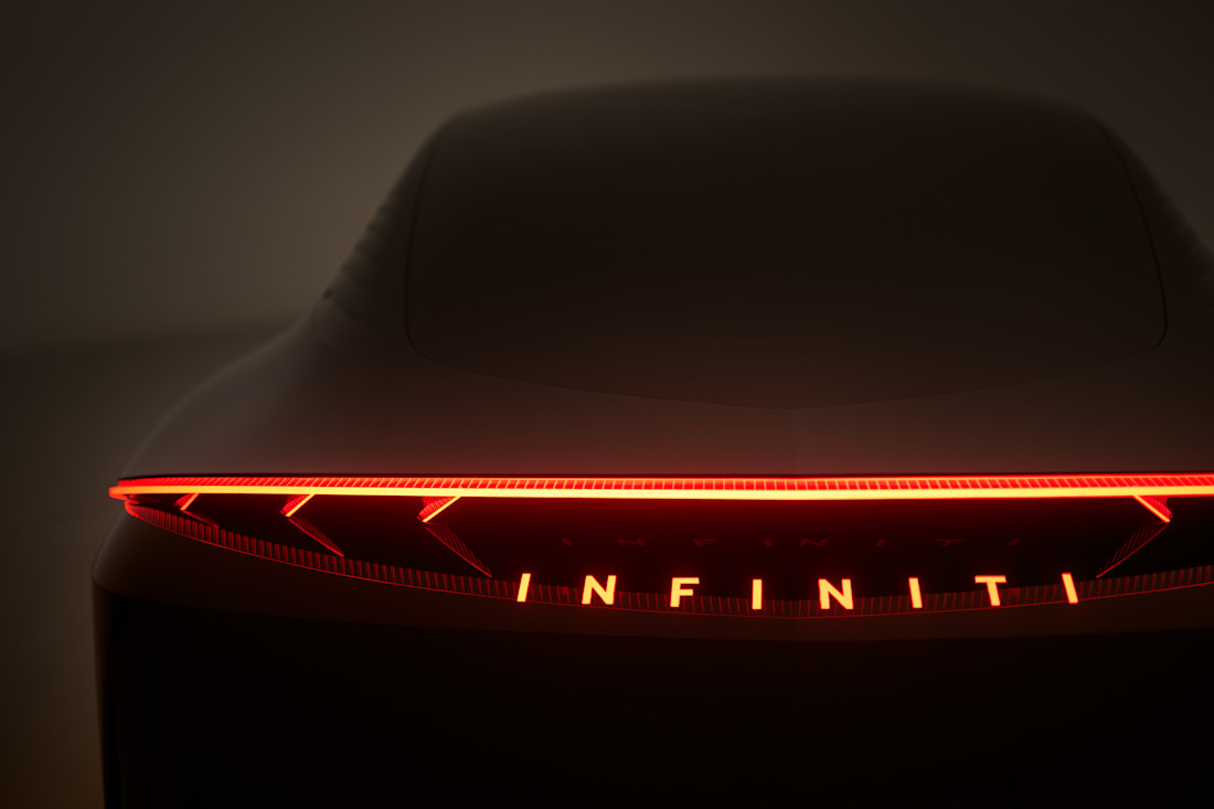 INFINITI Vision Qe concept direct rear detail