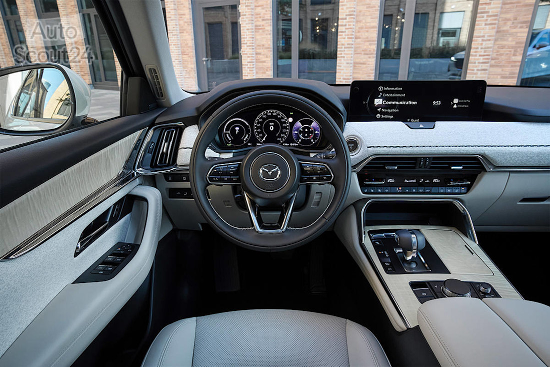 MazdaCX-60_Germany_int-(2).jpg
