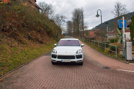 Editorial 2019 porsche cayenne e hybrid 06 lw