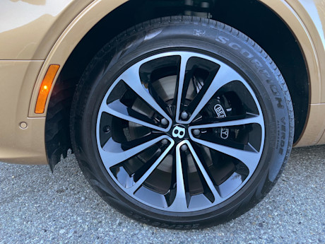 Editorial 2023 bentley bentayga 12 sb