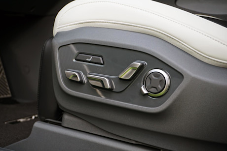 Editorial 2024 kia ev9 land awd w gt line package fd 231215 30 di